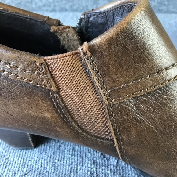 Born Distressed Brown Leather Booties Sz 8 - Picture 8 of 16